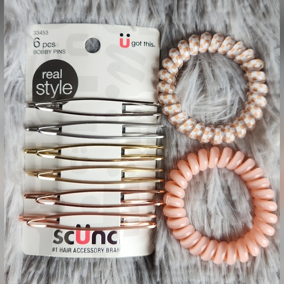 Checkered Cosmetic Pouch with Hair Accessories & Snail Mask - Picture 4 of 7